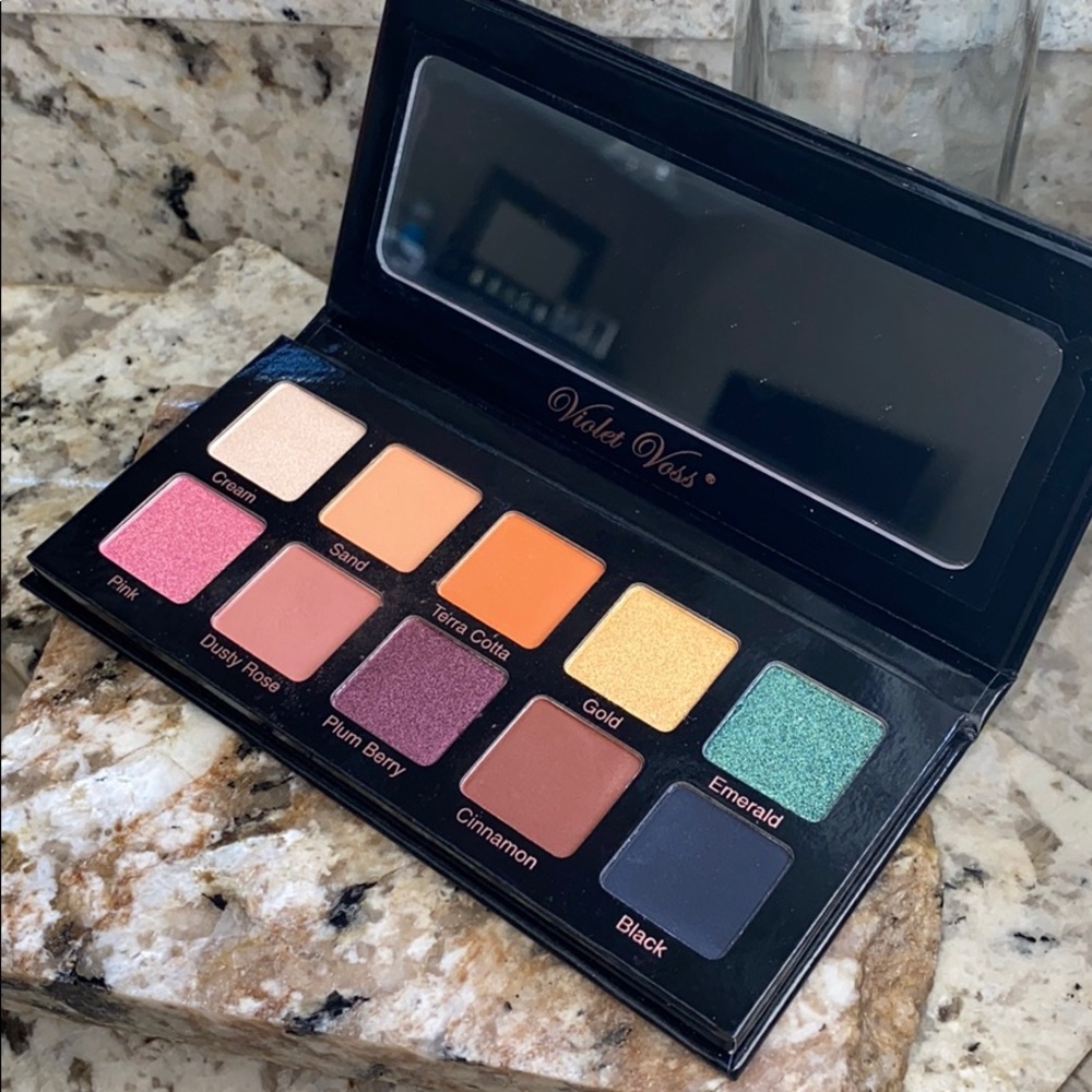 Violet Voss eyeshadow palette 🎨